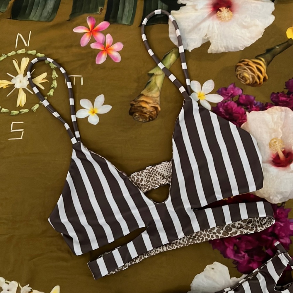 (SOLD) Acacia Swimwear bikini top